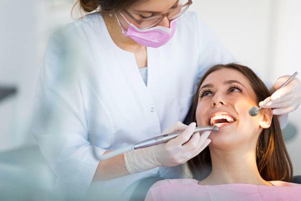 ¿Dolor después de una endodoncia? Causas y posibles soluciones